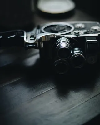 照相机、电子产品、摄影、照片、武器、武器、皮带、手指