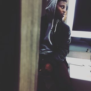 男式灰色套头衫连帽衫