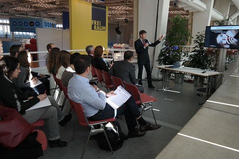 人，坐，椅子，演讲，讲师，人，职业，工作