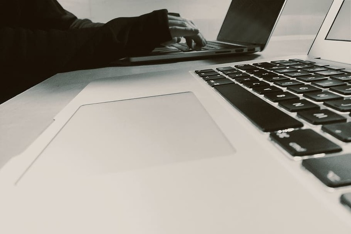 低调的MacBook打字