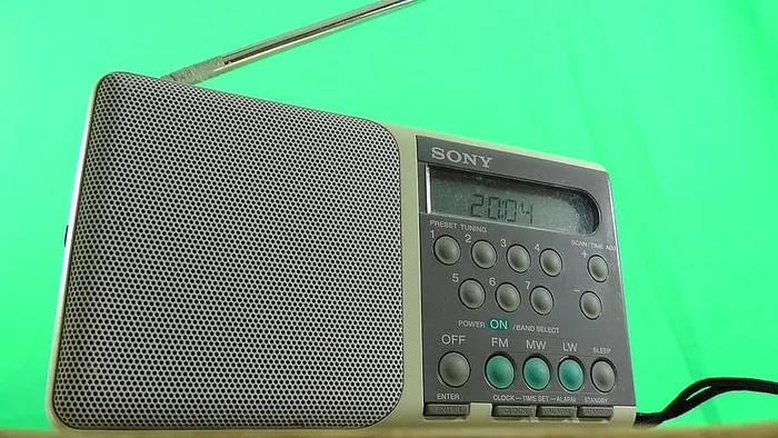 收音机、小型、绿色背景、天线、按钮、设置、扬声器、声音