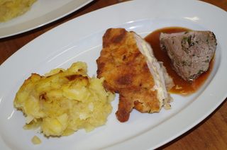 土豆、猪肉、酱汁、盘子、上菜、牛排、正餐、午餐