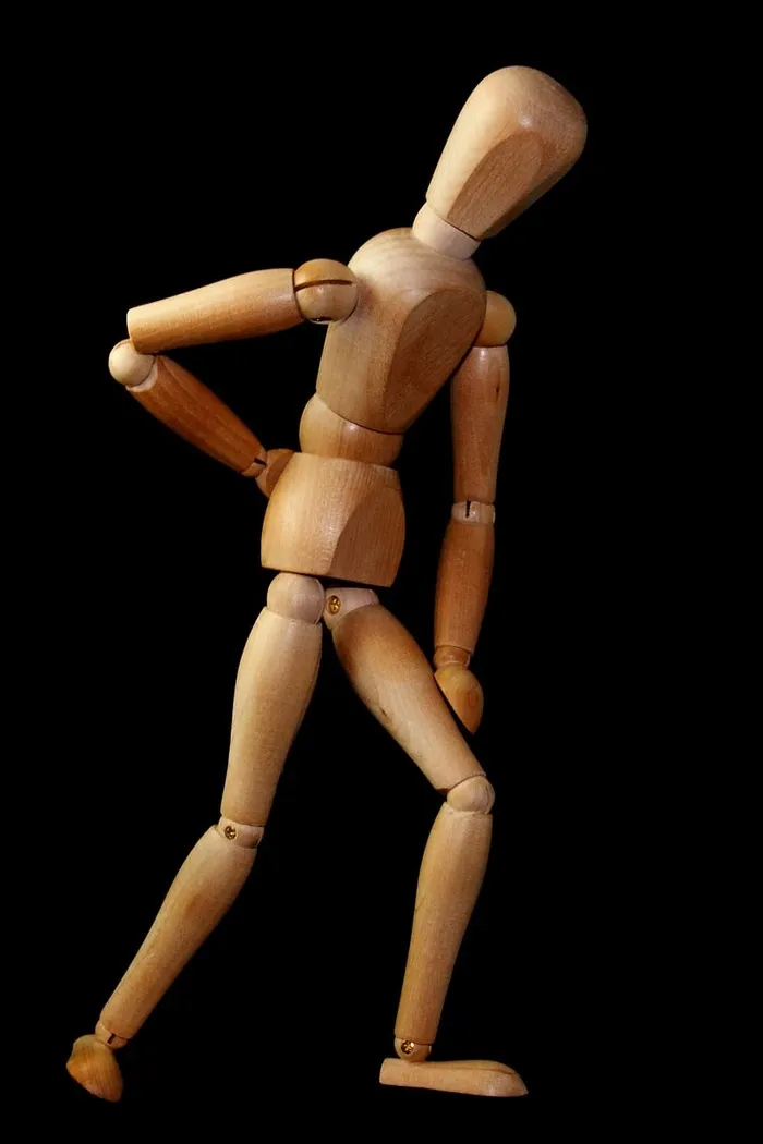 棕色，人体模型，黑色，背景，身材，男人，站立，背痛