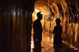 古罗马，罗马，处女座水渠，水道，建筑，轮廓，站立，四分之三长