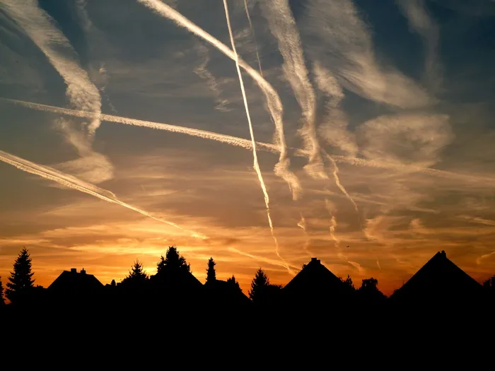 abendstimmung，日落，轨迹，余辉，天空，剪影，云天，蒸汽轨迹