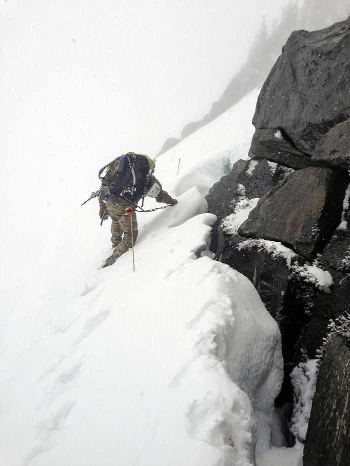 登山，登山，降雪，救援，背包，山顶，岩石，攀登