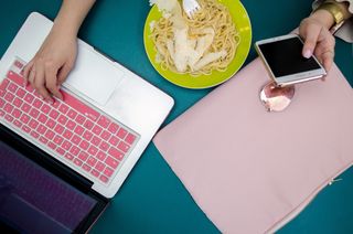 墨西哥，瓜达拉哈拉，墨西哥市场（mercado gourmet），电脑，笔记本电脑，概述，案例，粉色