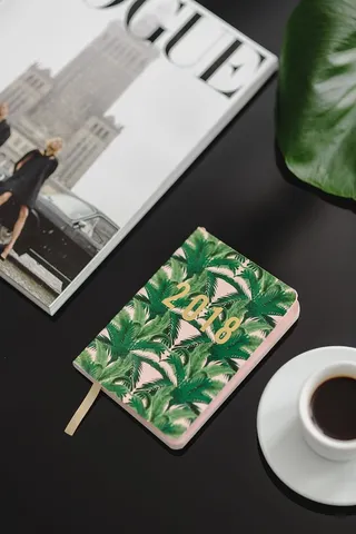 2018年日历议程黑表顶视图