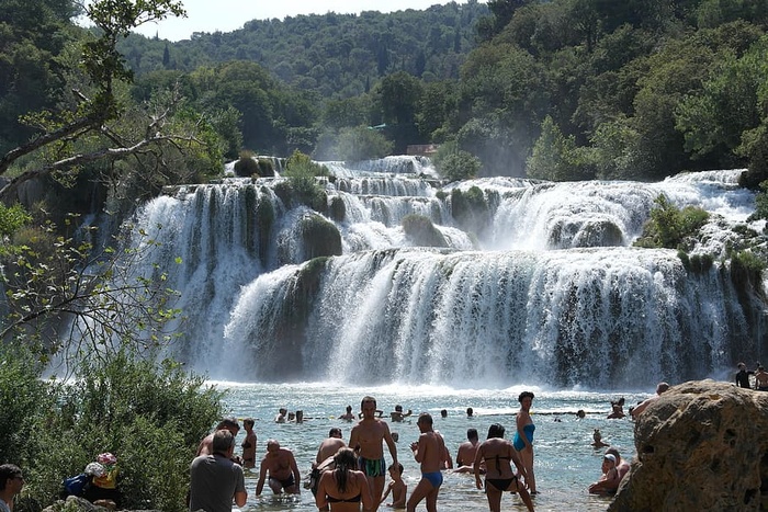 krka、旅行、瀑布、游客、水、树、流水、风景——自然
