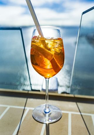 玻璃杯，饮料，酒精，饮料，啤酒，啤酒杯，高脚杯，鸡尾酒