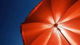 马耳他，海滩雨伞，普拉格，梅尔，海，红，蓝，天空