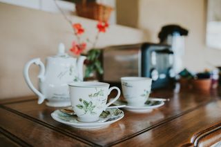 茶壶的浅焦摄影