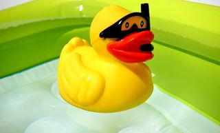 橡胶鸭，潜水员，quietscheente，黄色，玩具，吱吱鸭，浴鸭，夏天