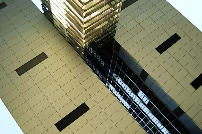 黑白混凝土建筑