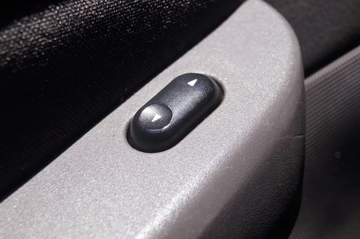 保险、汽车、调平机、汽车玻璃、电梯、汽车、卡车、上传