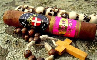 雪茄、头骨、念珠、快乐、烟草、短信、无人、珠子