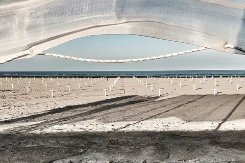 白天墓地，白色，十字架，墓地，照片，白天，时间，大海