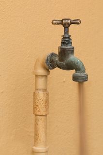 灰色水龙头，水龙头，水管，水龙头，水管工，管道，卫浴，修理工