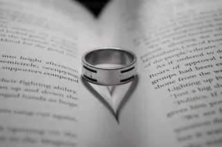 照片，银色戒指，书，爱情，情感，喜爱，浪漫，爱情