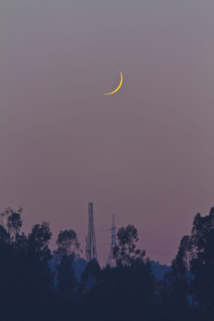 夜间新月
