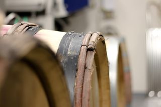 酒桶，选择性聚焦，特写，室内，工业，无人，聚焦前景，商业