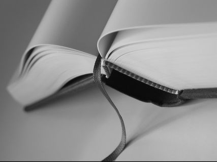 打开书本、关闭、书签、分区、无人、室内、特写、白天