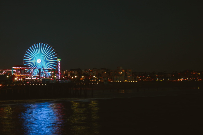 夜间城市灯光