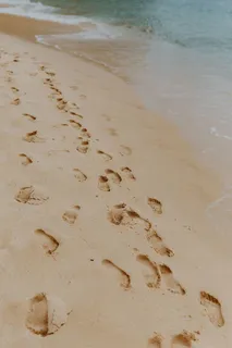 葡萄牙沙滩上的脚印 葡萄牙沙滩上的脚印
