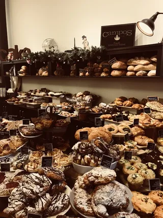 烤饼干和纸杯蛋糕