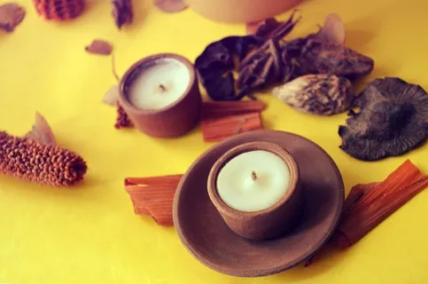 陶土烛台上的蜡烛#2