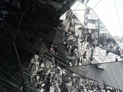 建筑、建筑、人群、黄昏、团体、行业、灯光、镜像