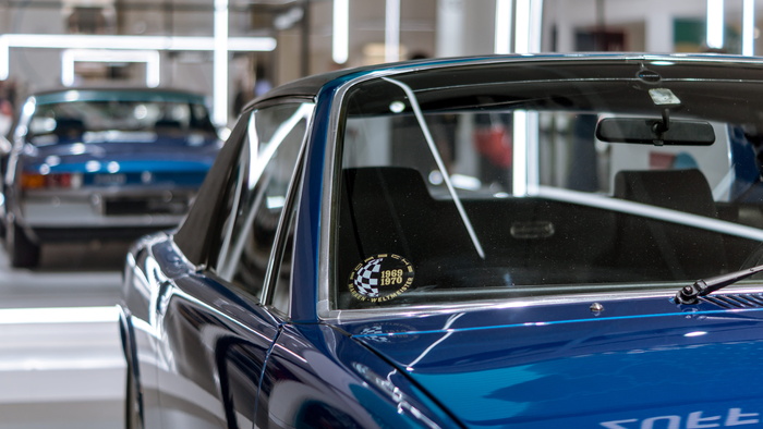 德国，柏林，驱动器。大众集团论坛，白色，镜子，反光，汽车，镀铬