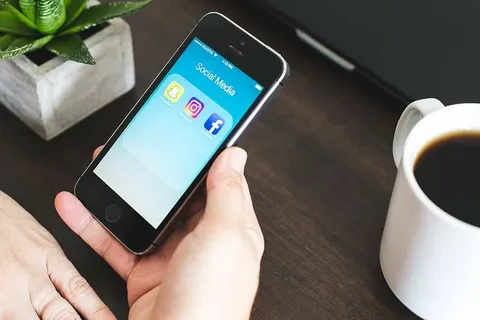手机照片上的社交媒体 手机照片上的社交媒体