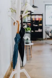 带雨伞的办公室衣架