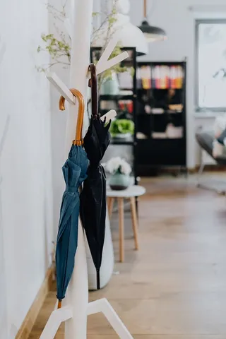 带雨伞的办公室衣架