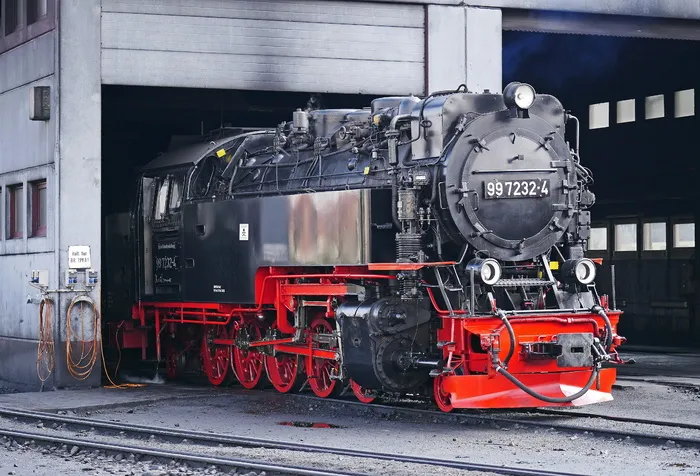 棚，蒸汽机车，机车棚，wernigerode，harz窄轨铁路，hsb，加油，随时可用