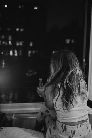 荷兰，阿姆斯特丹，女人思考，沉思，女人，电影，黑白，看着窗外