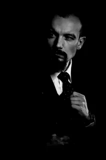 男人，穿着，正式，西装，语言，文化，语言学，翻译