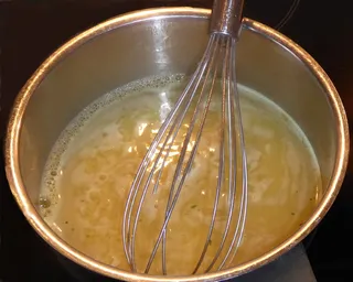 采购产品烹饪锅，厨师，食物，蔬菜，肉汤，炊具和厨房用具，热，银