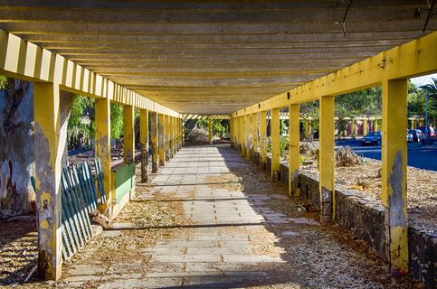 ally、old、tracks、architecture、direction、Build structure、the way forward、architectural column