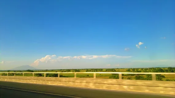 道路、高速公路、蓝天、公路、交通、公路、天空、云 道路、高速公路、蓝天、公路、交通、公路、天空、云