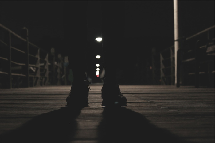 人，站立，木制，桥梁，夜间，剪影，鞋子，深色