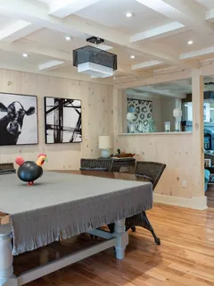 加拿大、卡林港、小屋、小屋生活、airbnb、客厅、餐厅、生活空间