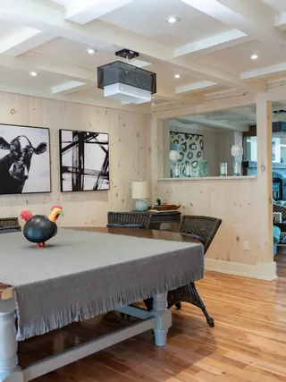 加拿大、卡林港、小屋、小屋生活、airbnb、客厅、餐厅、生活空间