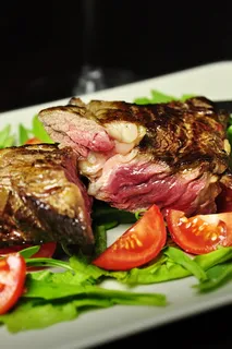 肉、特写、血液、食品、烤牛肉、食品和饮料、新鲜度、即食 肉、特写、血液、食品、烤牛肉、食品和饮料、新鲜度、即食
