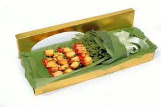 纪念，生日，花束，毕业，祝贺，食物和饮料，白色背景，外卖食物