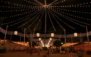 弦灯、灯光花环、花环灯、塞维利亚、四月集市、灯光、节日、夜晚