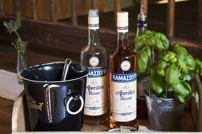 开胃酒, 拉马佐蒂, 罗勒, 冰桶, 钳子, 瓶子, 容器, 食物和饮料