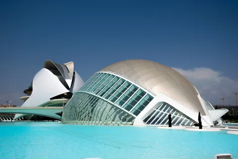 艺术与科学、卡拉特拉瓦、天空、建筑、建筑结构、现代、建筑外观、旅游目的地