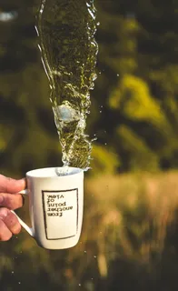 杯中水的延时摄影 杯中水的延时摄影